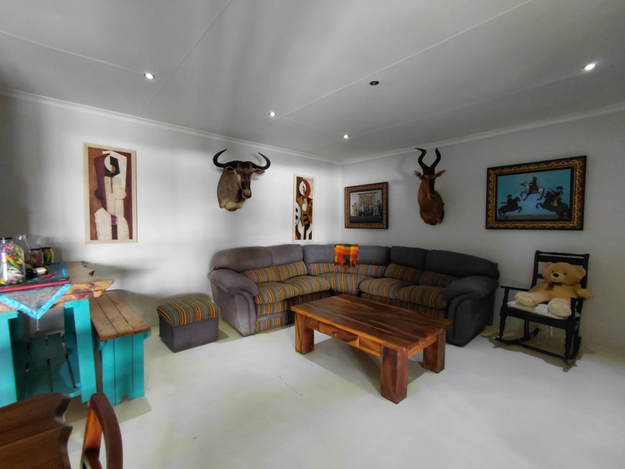 2 Bedroom Property for Sale in Wavecrest Eastern Cape